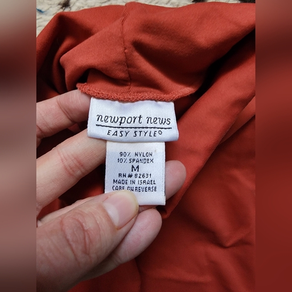 "NEWPORT NEWS" WOMEN'S 90'S SLEEVLESS TURTLENECK TANK -ORANGE RUST - Picture 4 of 4